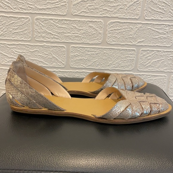 Vince Camuto Women’s Flat Sandals - Picture 3 of 7